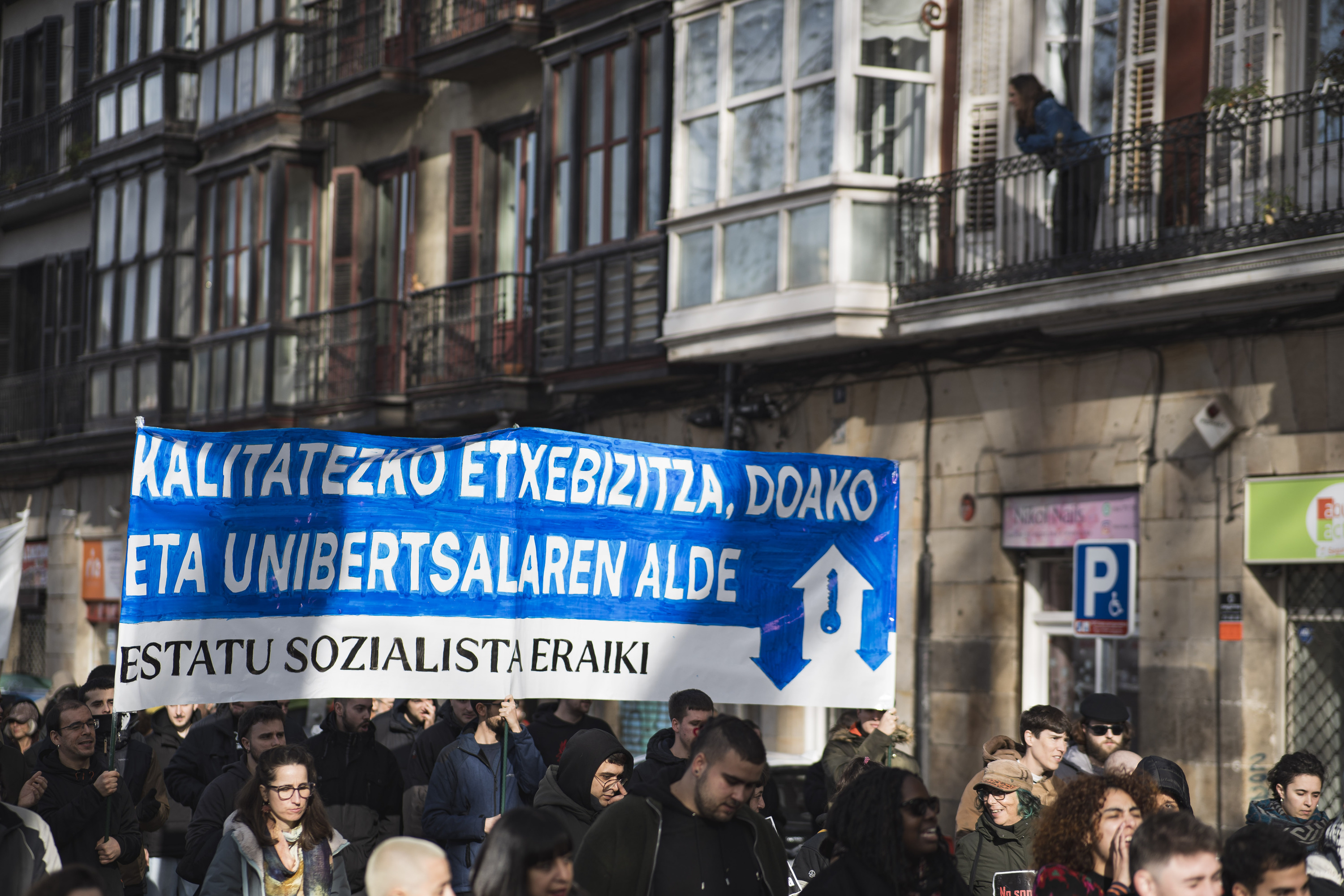 Etxebizitza Sindikatu Sozialistaren pankarta bat, iazko abenduan Bilbon egindako manifestazioan. ARITZ LOIOLA / FOKU