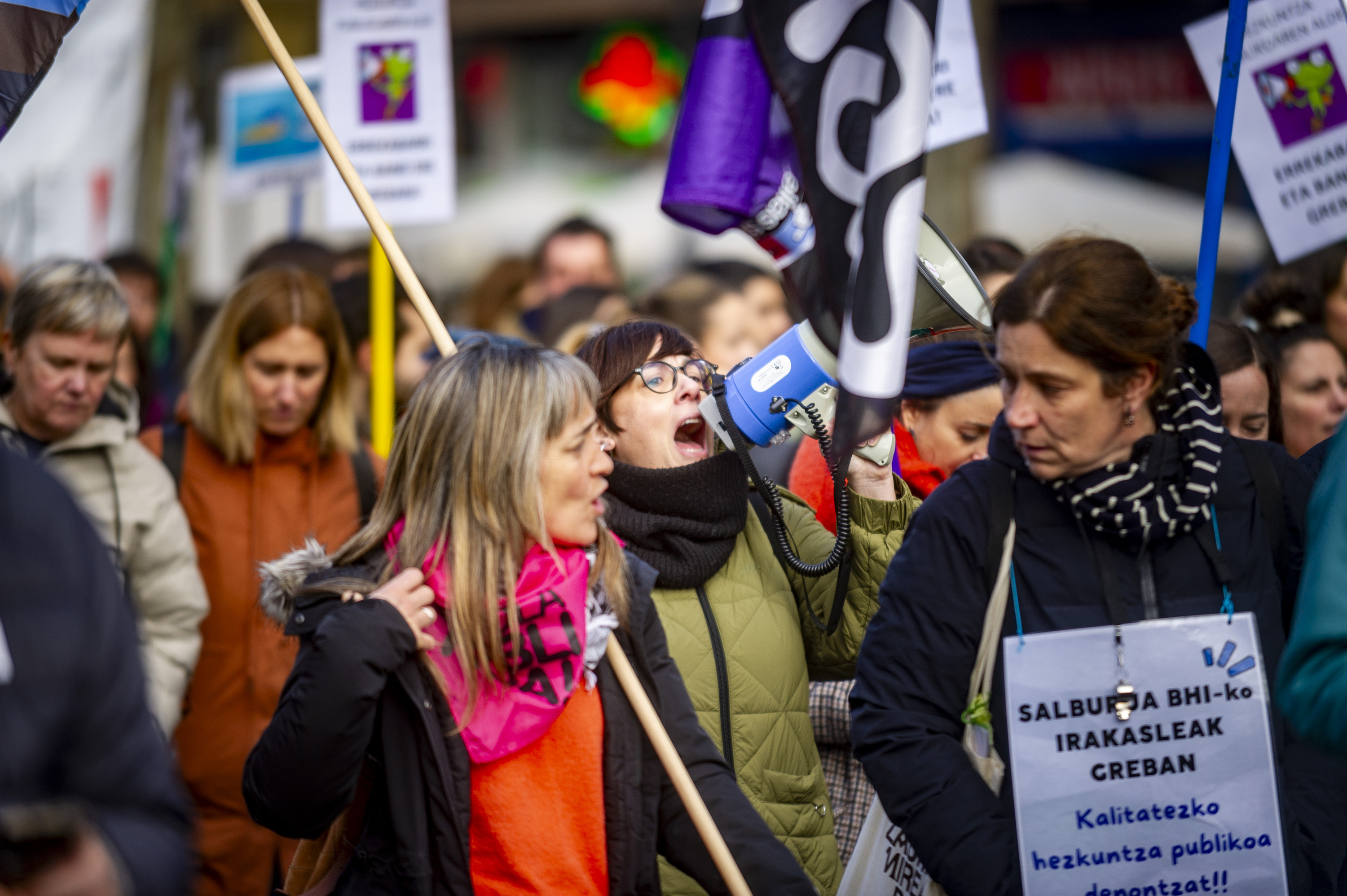 Irakasleen protesta bat, urtarrileko greba egunetako batean, Gasteizen. JAIZKI FONTANEDA / FOKU