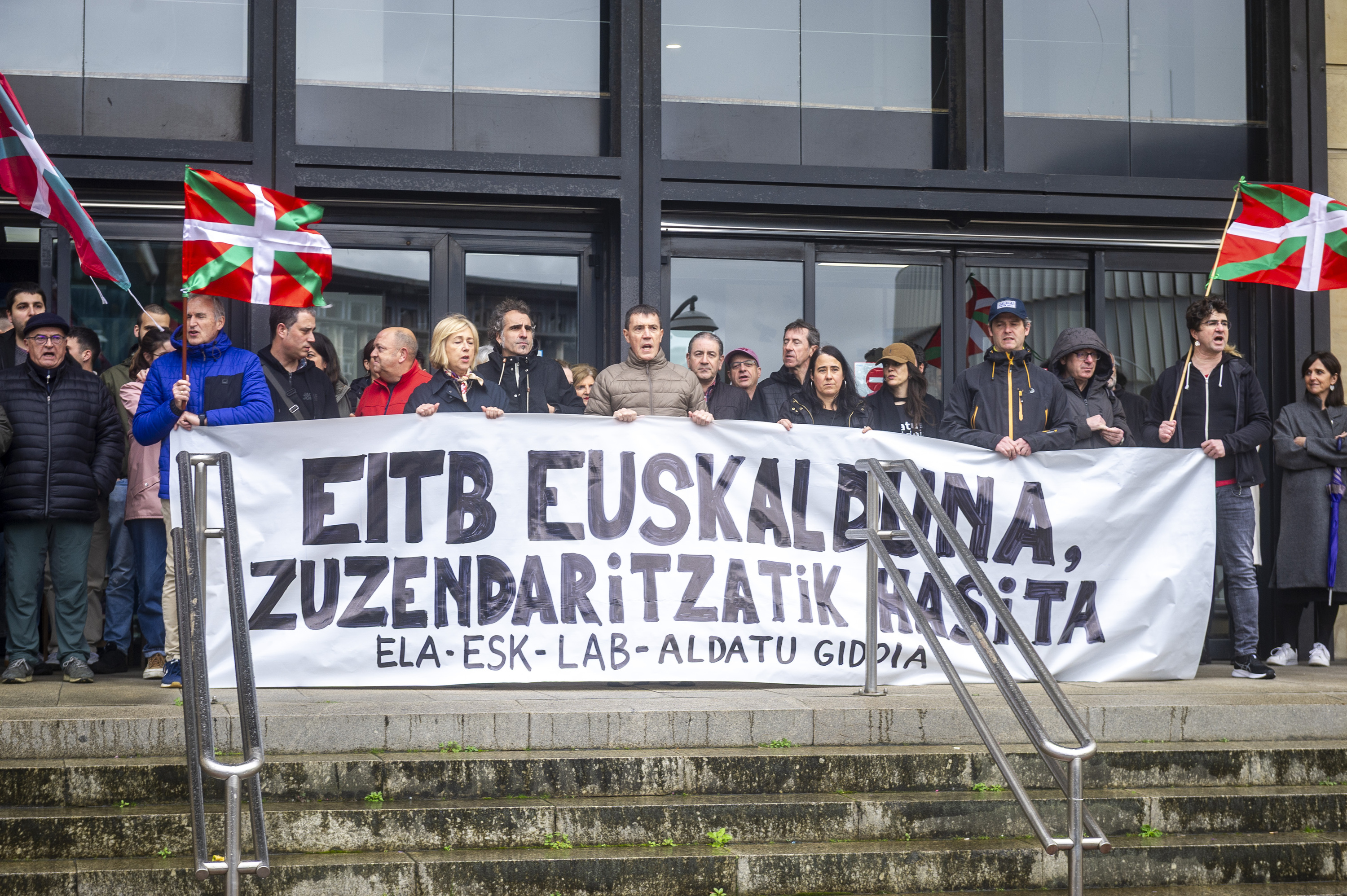 'EITB euskalduna, zuzendaritzatik hasita' elkarretaratzea, gaur, Bilbon. JAIZKI FONTANEDA / FOKU