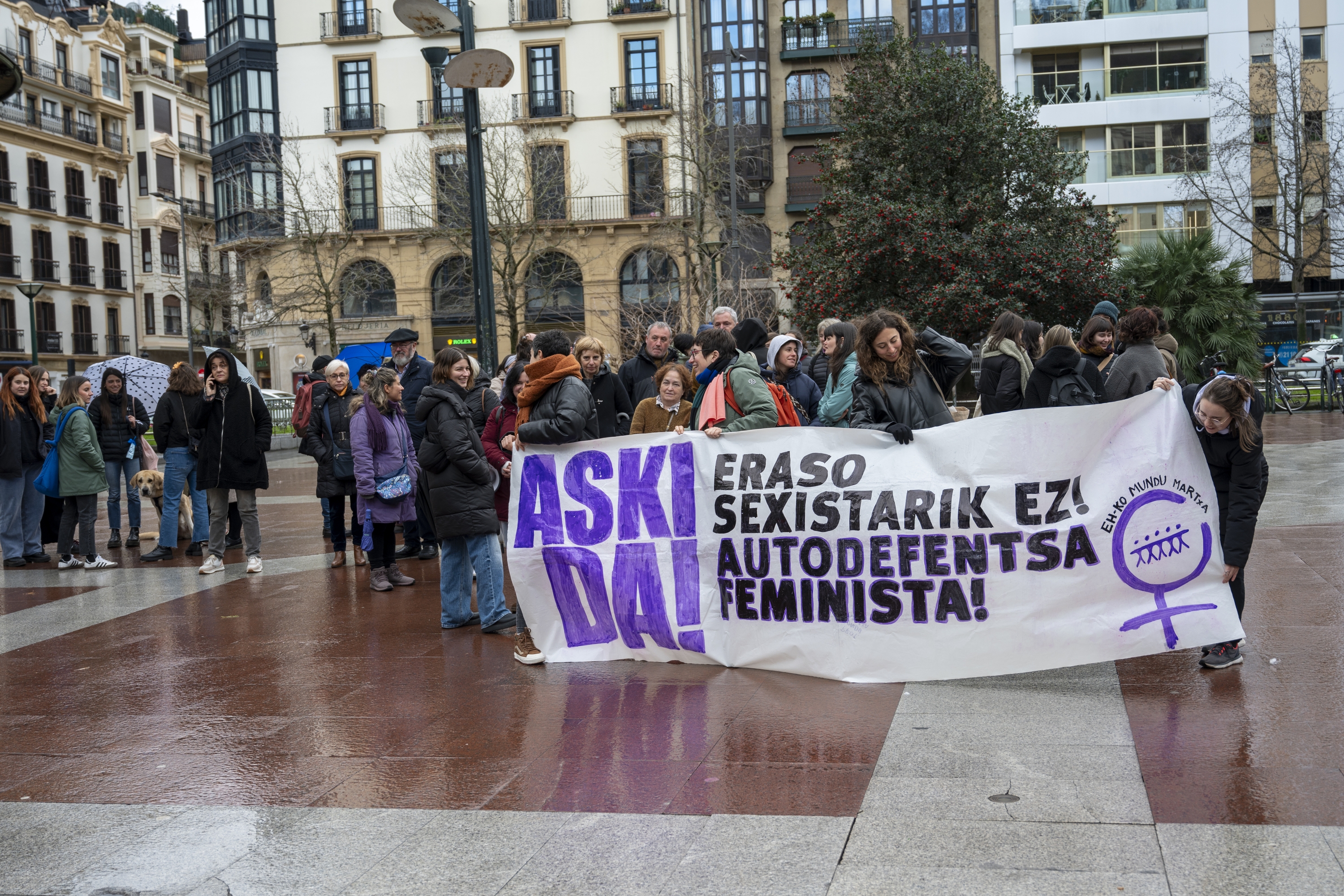 Indarkeria matxistaren kontrako elkarretaratze bat, Donostian. GORKA RUBIO / FOKU