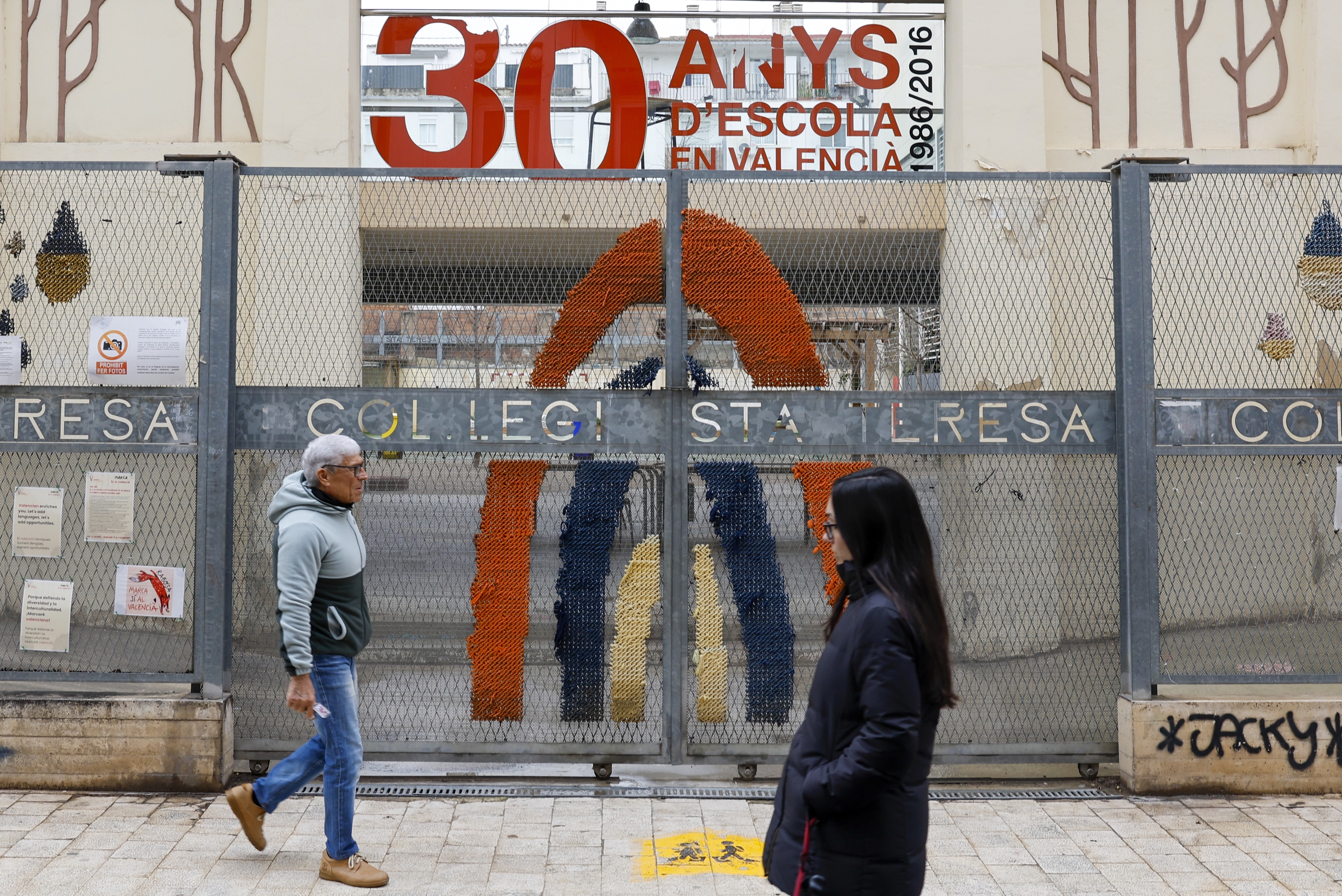 Ikastetxe baten ataria, joan den astean, Valentzian. ANA ESCOBAR / EFE