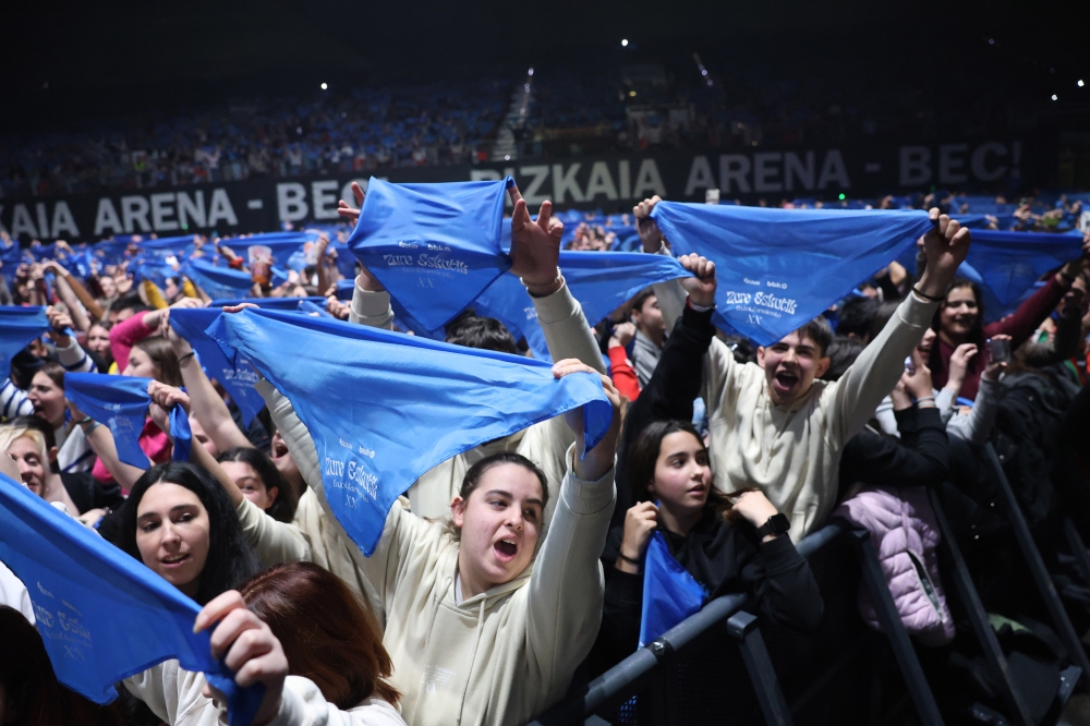 Haurrak ETS taldearen bira amaierako kontzertuan.