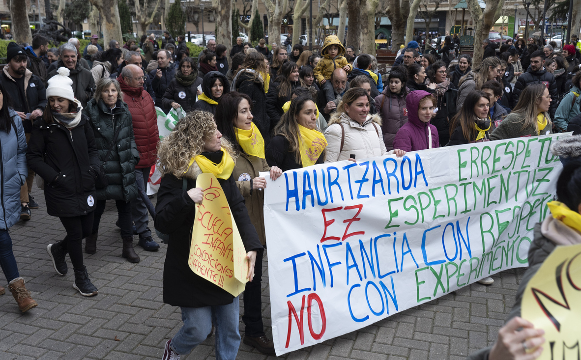 0-12 proiektuaren aurkako manifestazioa, Iruñeko Gurutzeko plazan. IÑIGO URIZ / FOKU