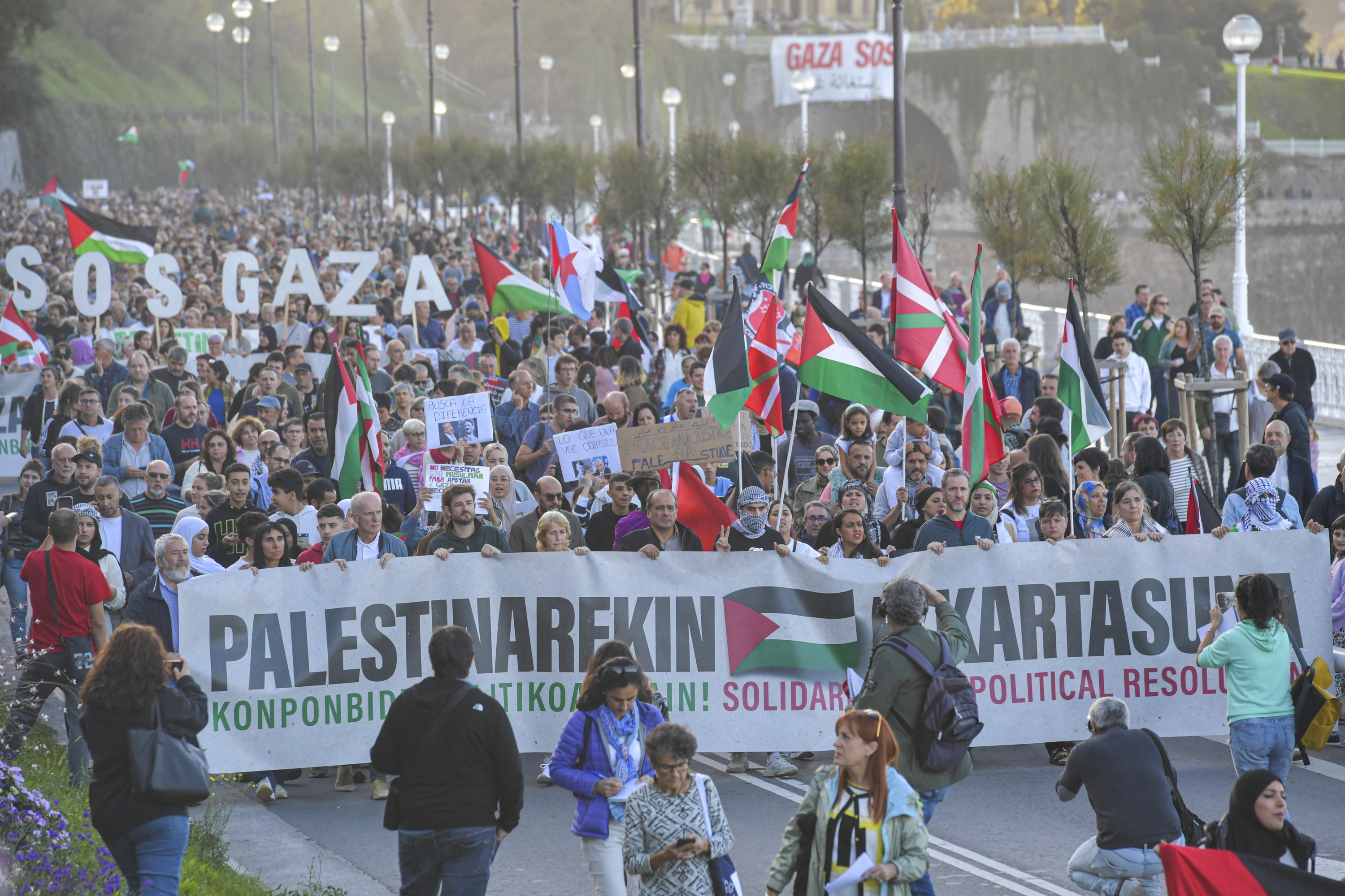 Gernika-Palestina herri ekinaldiak deitutako protesta bat, Donostian. IDOIA ZABALETA / FOKU