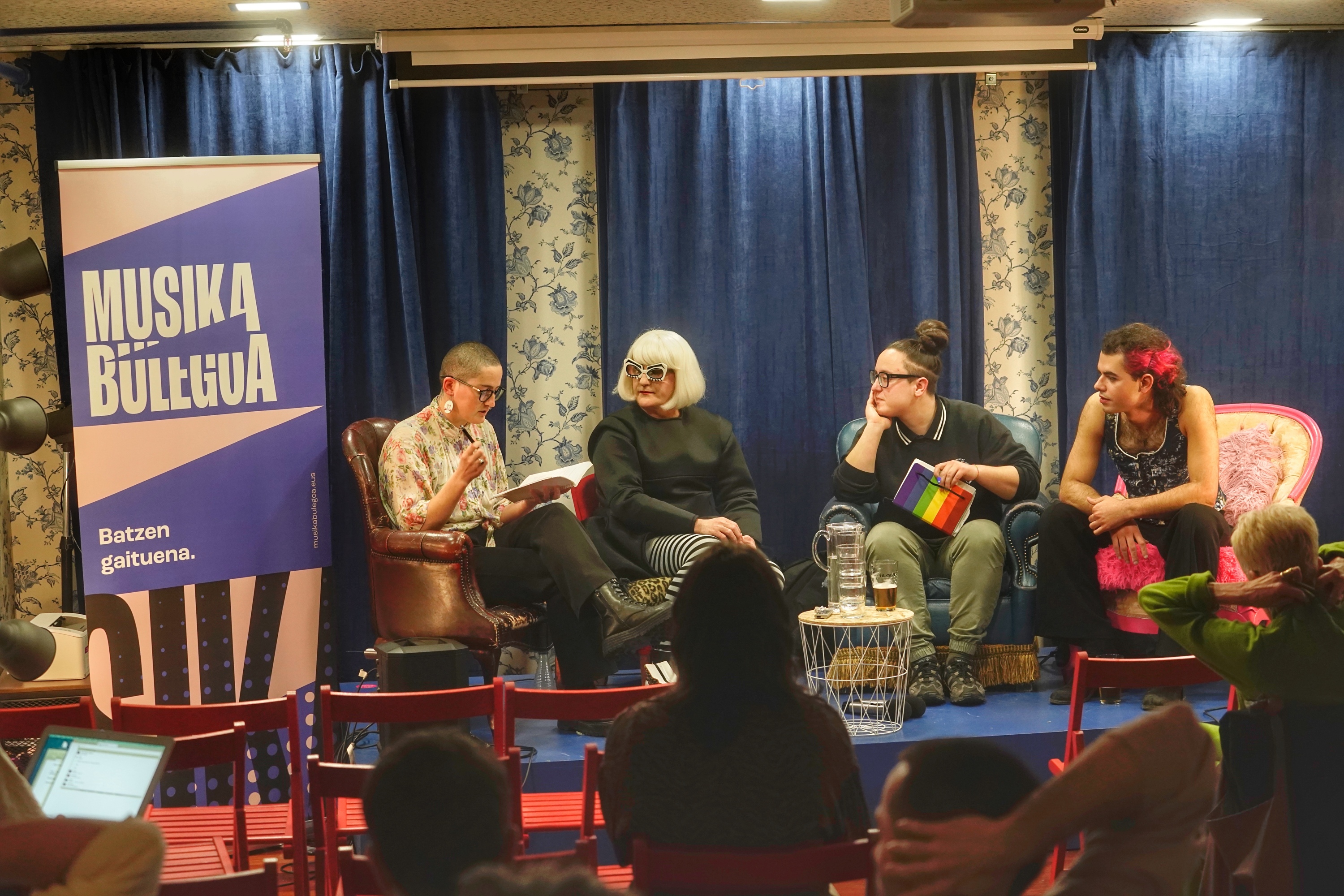 Olaia L. Garaialde, Yogurinha Borova, Amets Aznarez eta Aner Peritz, atzo, Bilboko La Sinsorga gunean. MARISOL RAMIREZ / FOKU 