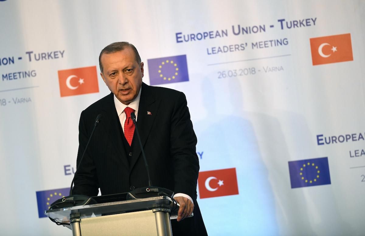 Erdogan presidentea,  EBren eta Turkiaren arteko goi bileran, iaz. VASSIL DONEV / EFE