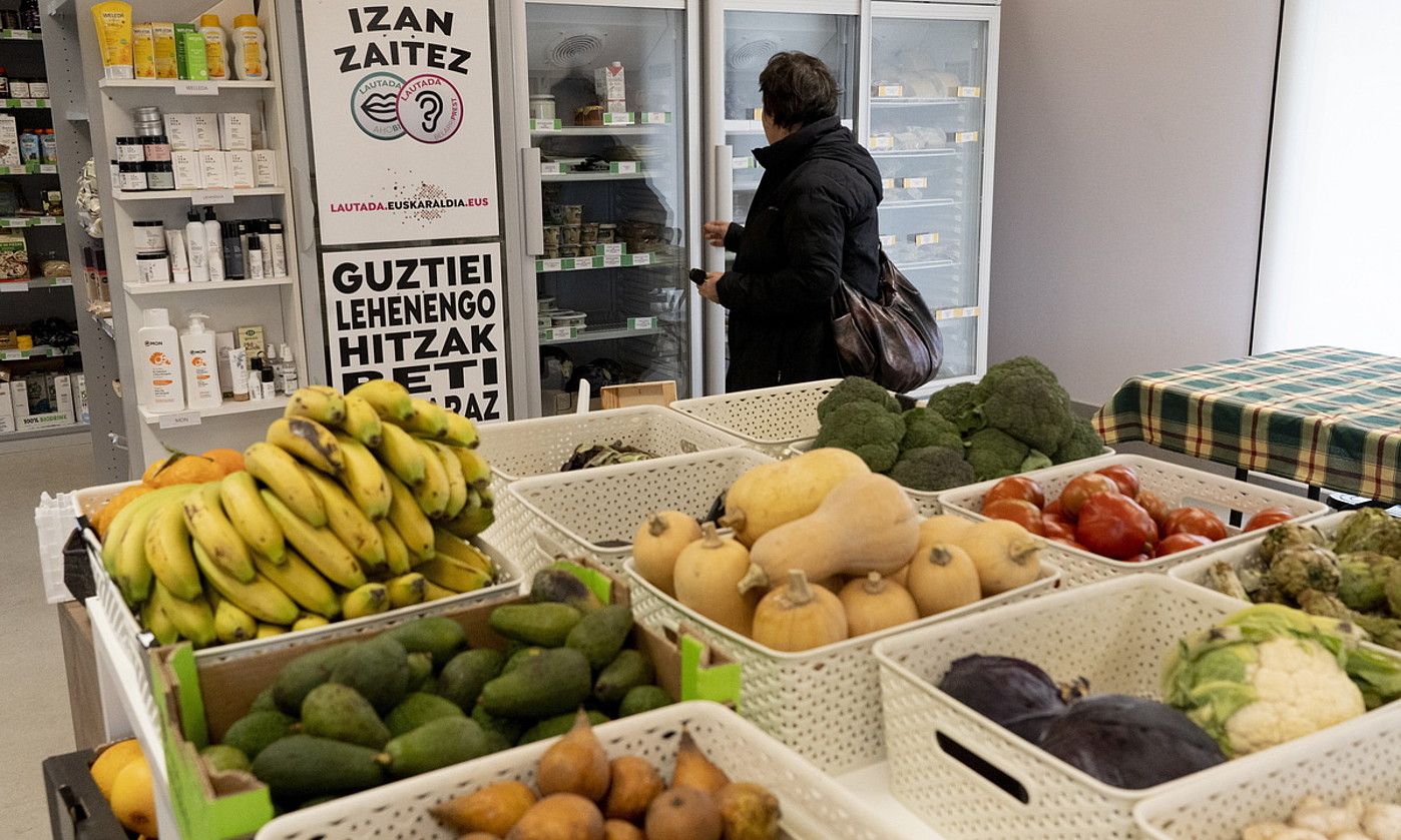 Frutak eta barazkiak Barrundiako denda batean, artxiboko irudi batean. RAUL BOGAJO / EFE.