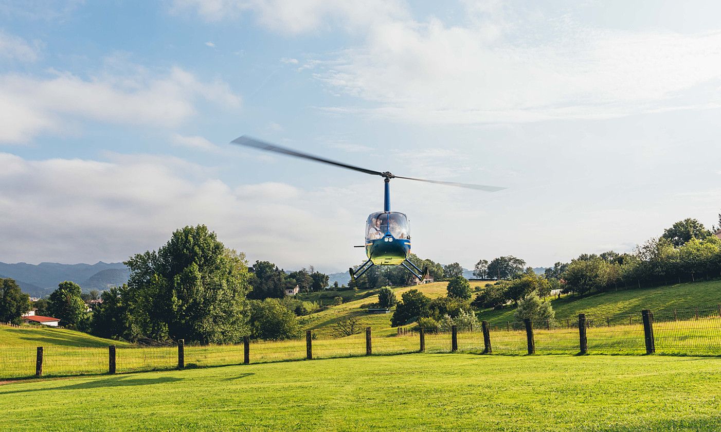 Luxuzko helikoptero bat Euskal Herrian zehar. BASQUE LUXURY.