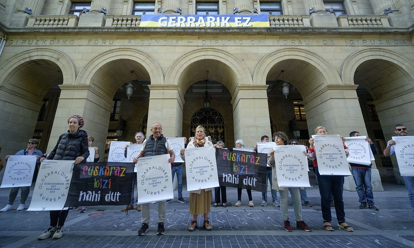 Oldarraldia Gelditzeko Eskatu Dute Gipuzkoako Udal Eta Foru Langileek