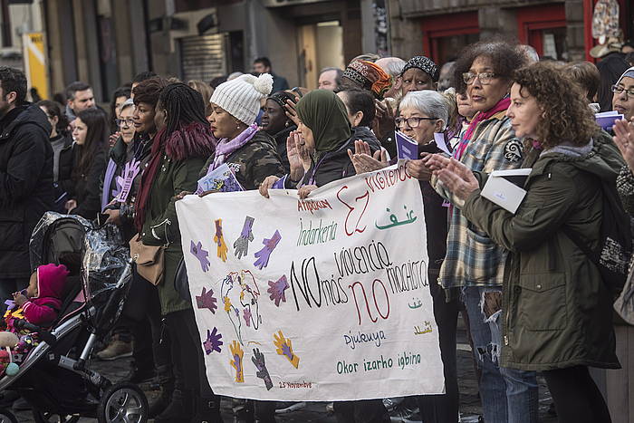 Indarkeria Matxistaren Aurkako Eguneko manifestazioa, Iruñean. JAGOBA MANTEROLA / FOKU