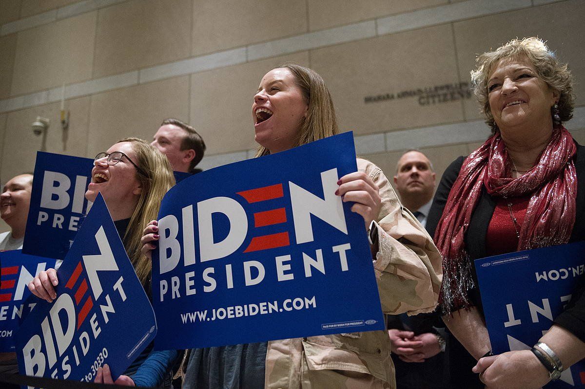 Bidenen aldekoak Philadelphian egindako agerraldiko une batean. TRACIE VAN AUKEN, EFE