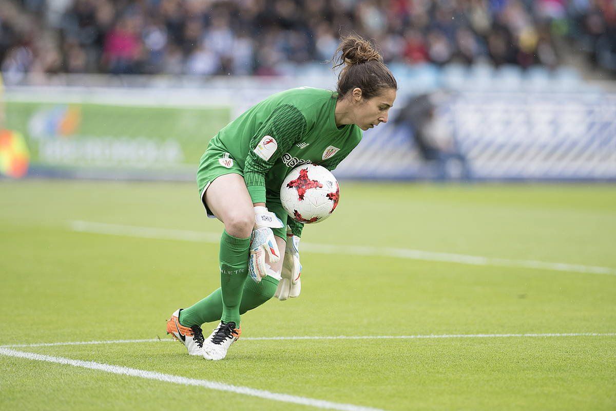 Ainhoa Tirapu, 2018ko maiatzean jokatutako derbi batean. JUAN CARLOS RUIZ / FOKU