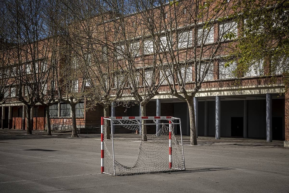 Gasteizko eskola bat itxita. JAIZKI FONTANEDA, FOKU