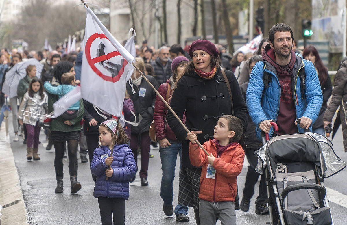 Zubietako erraustegiaren aurkako manifestazioa egin zuen joan den otsailaren 29an. ANDONI CANELLADA / FOKU