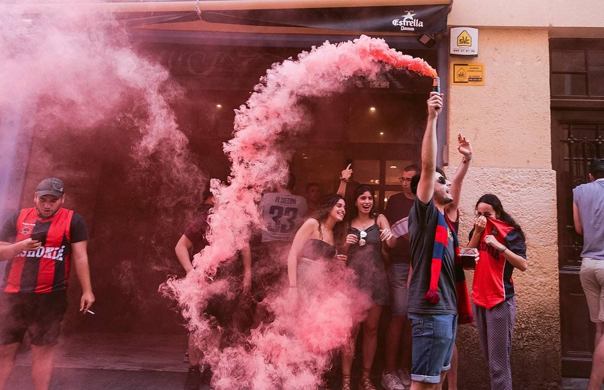 Udari begira osatu dute neurrien zerrenda, besteak beste, jende pilaketak eragin ditzaketen festak eragozteko. JON RODRIGUEZ BILBAO / EFE