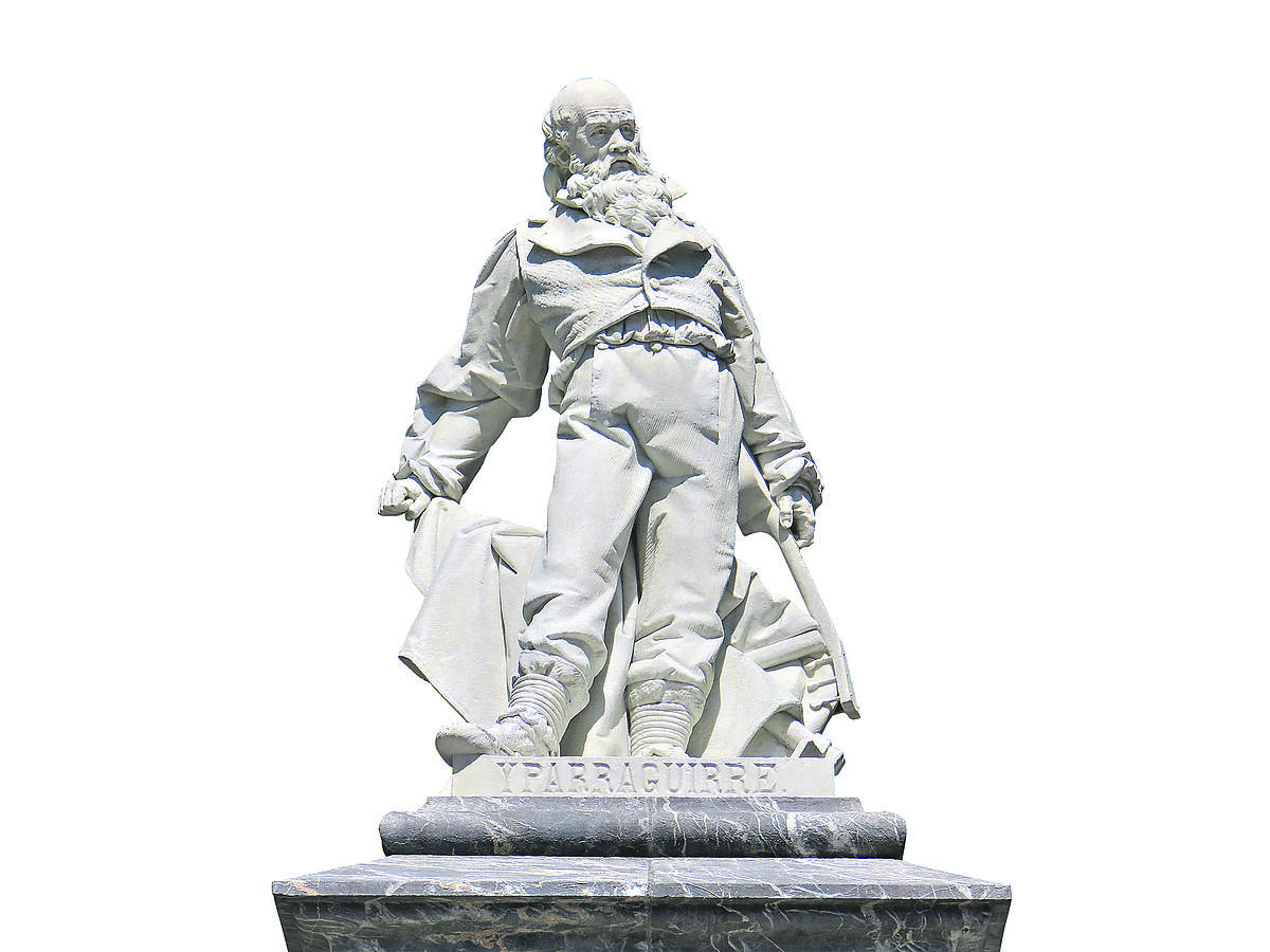 Francisco Font i Ponsek egin zuen Iparragirreren omenezko estatua. 1890tik dago Urretxuko Iparragirre plazan. BERRIA
