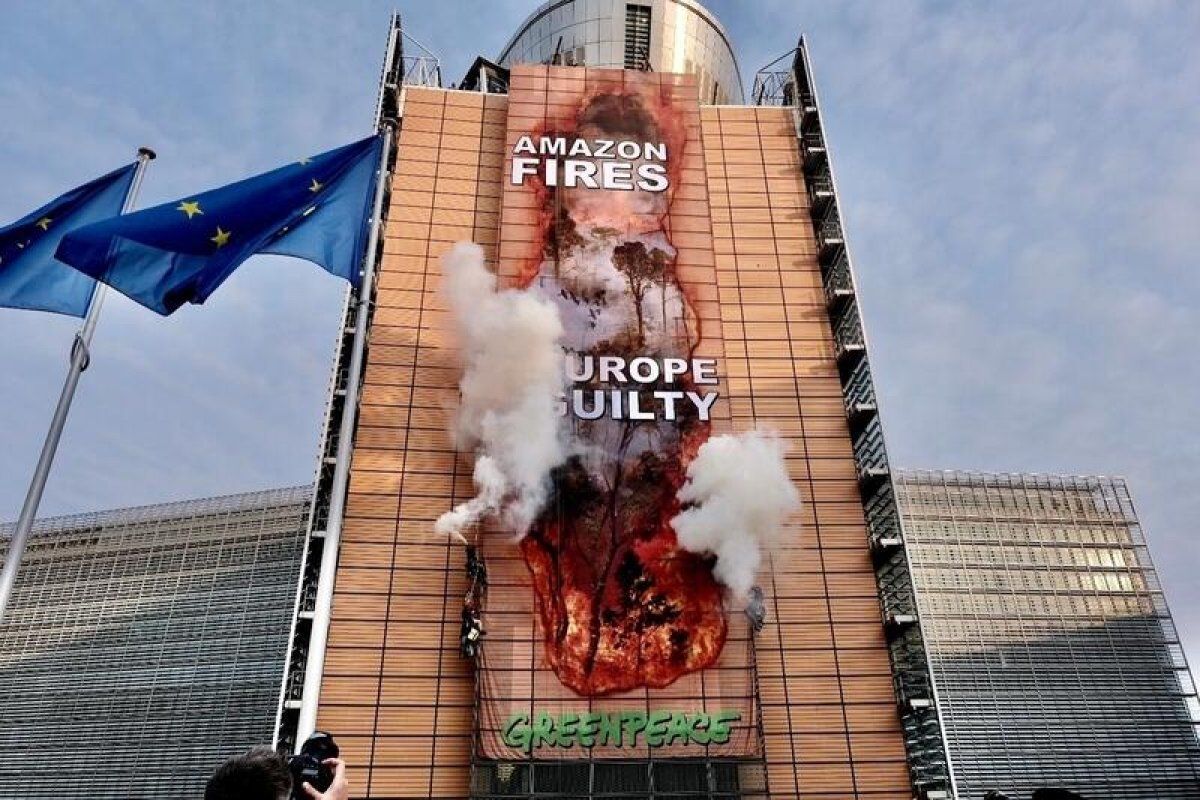 Europako Batzordearen egoitza, gaur goizean. GREENPEACE