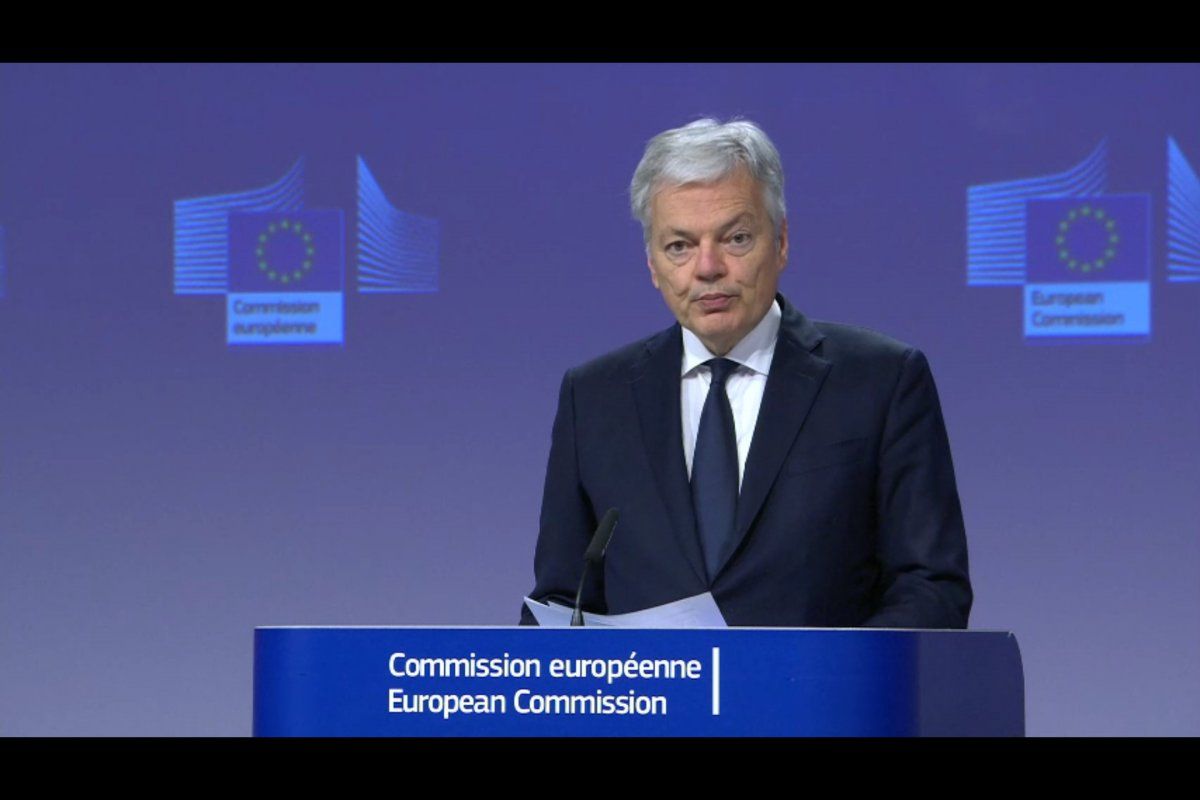 Didier Reynders Europako Batzordeko Justizia komisarioa, gaur, erabakiaren berri emateko prentsaurrekoan. BERRIA