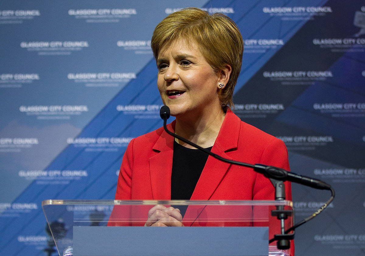 Nicola Sturgeon Eskoziako lehen ministroa, gaur, Glasgow hegoaldean. ROBERT PERRY / EFE