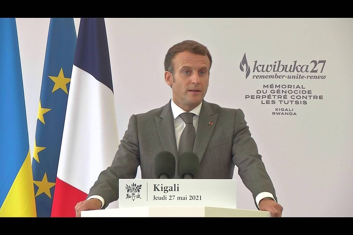 Emmanuel Macron Frantziako presidentea, Ruandako hiriburuan, hitzaldia ematerako unean. BERRIA