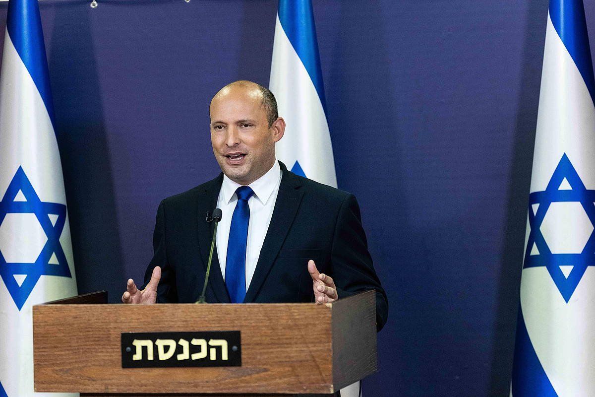 Yamina alderdiko buru Naftali Bennet, atzo eginiko agerraldian. YONATAN SINDEL / EFE