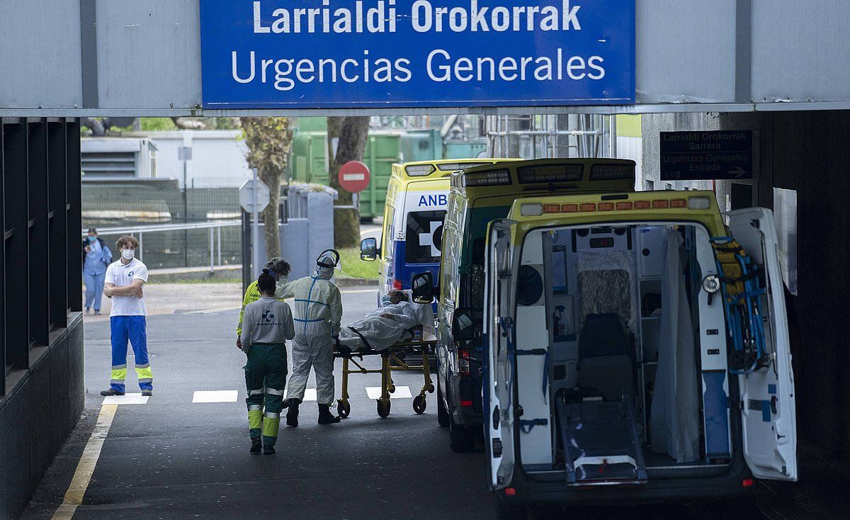 Donostia Ospitaleko larrialdi zerbitzuen ataria, artxiboko irudi batean. GORKA RUBIO, FOKU